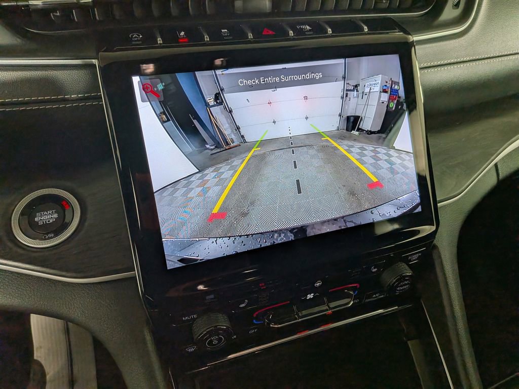 Certified 2023 Jeep Grand Cherokee L Limited image 29