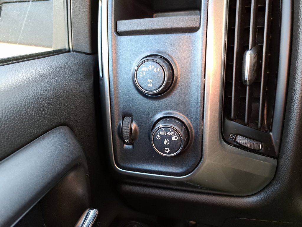 Used 2018 Chevrolet Silverado 1500 LT w/ All Star Edition image 26