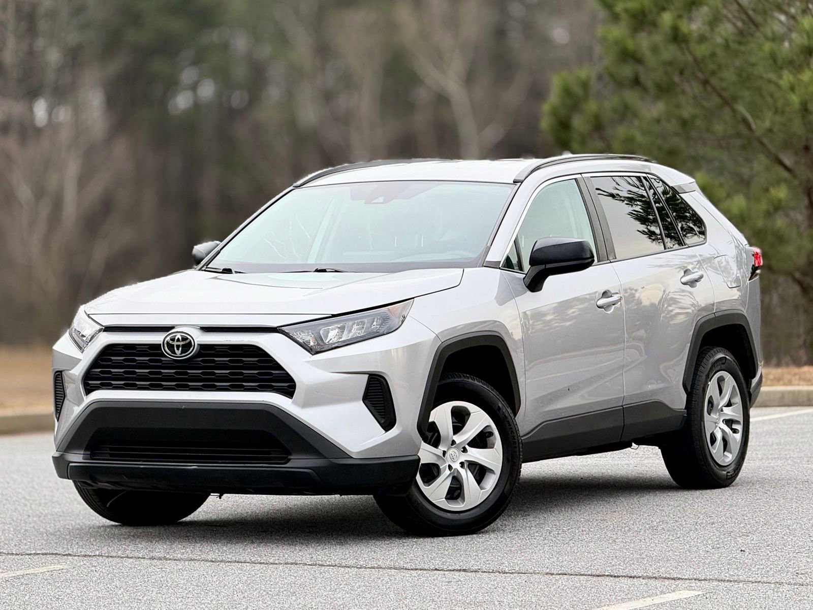 Used 2021 Toyota RAV4 LE image 7