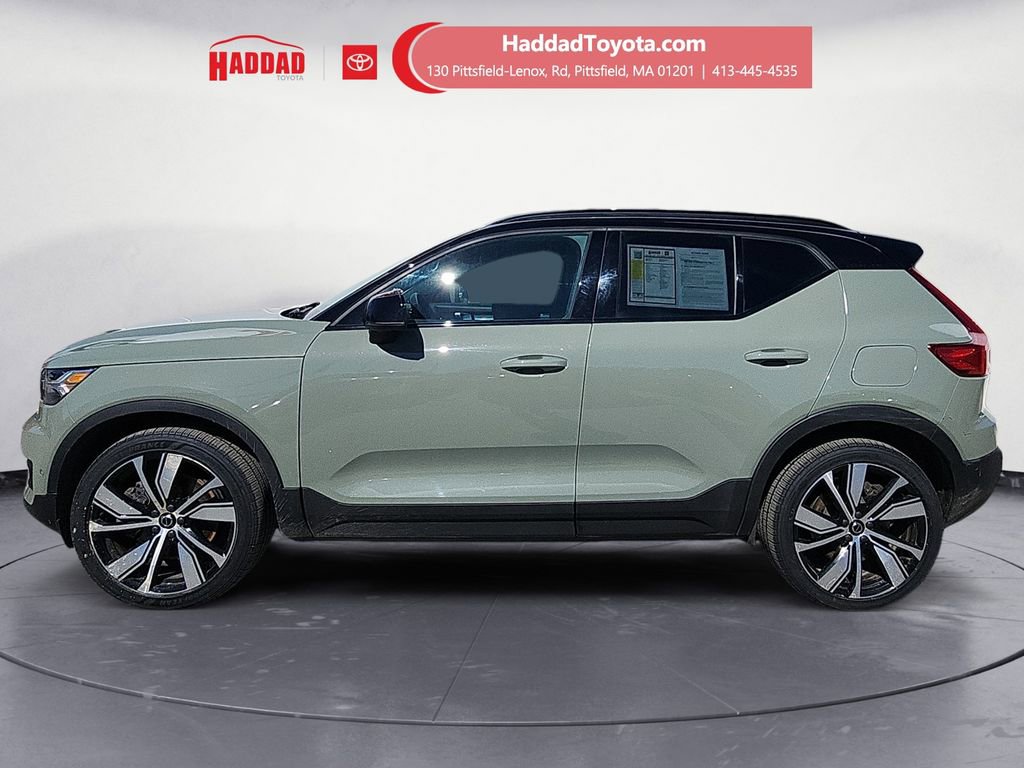 Used 2022 Volvo XC40 P8 Recharge Plus video 2