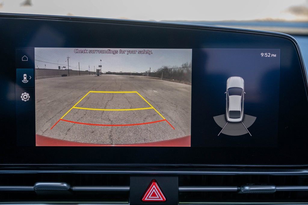 Used 2023 Hyundai Elantra Limited image 21