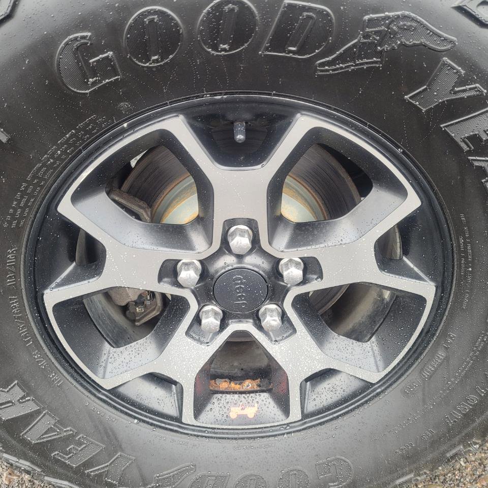 Used 2018 Jeep Wrangler Unlimited Rubicon w/ Dual Top Group image 43