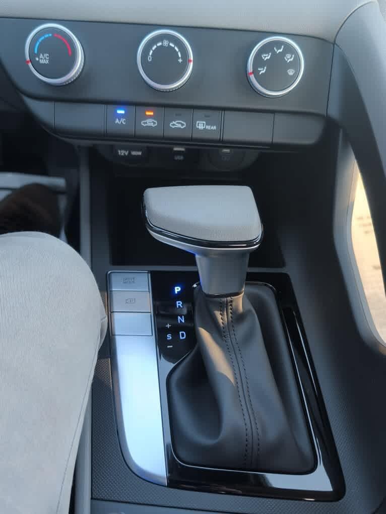 New 2026 Hyundai Elantra SE FWD image 22
