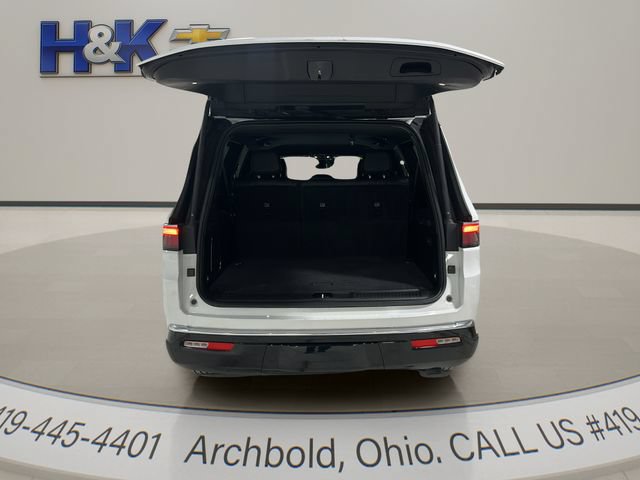 Used 2024 Jeep Wagoneer L Series II w/ Flexible Seating Group AWD/4WD image 27