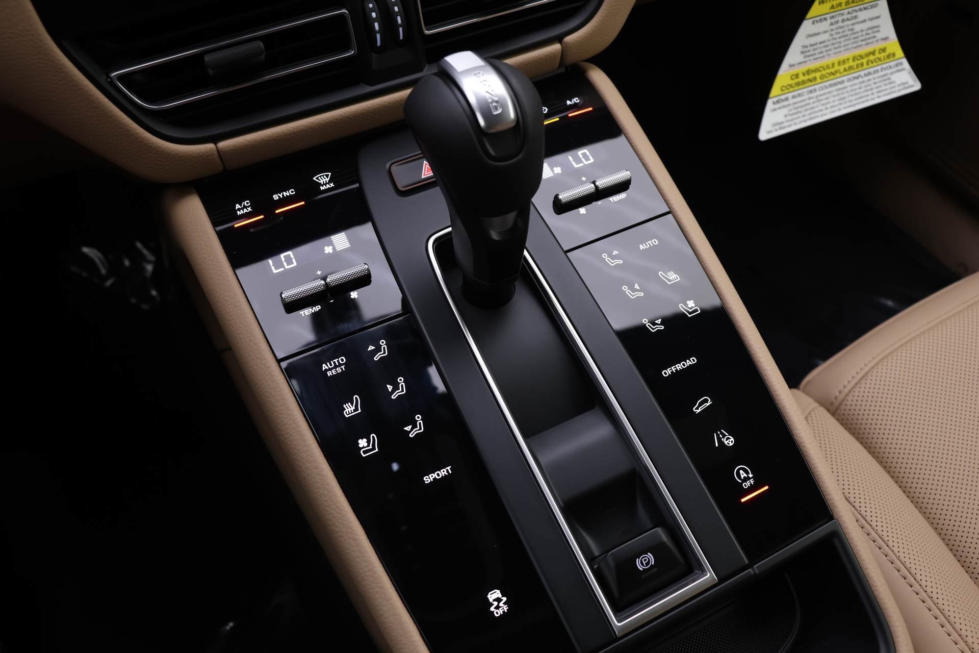 Used 2025 Porsche Macan image 9