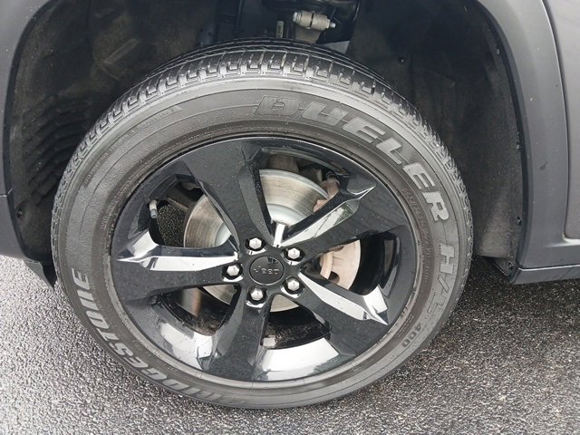 Certified 2023 Jeep Grand Cherokee Altitude image 2