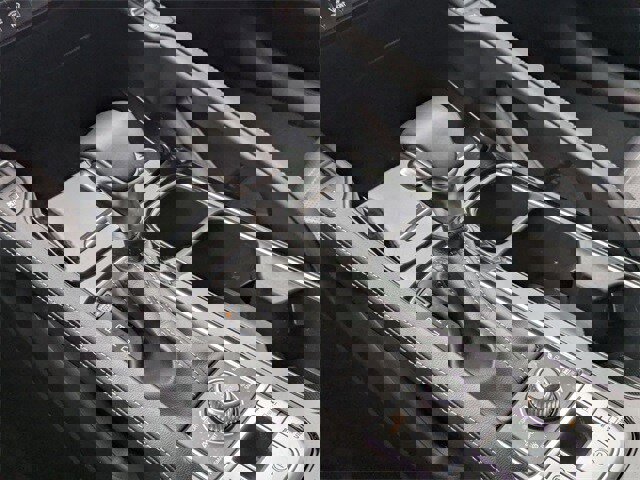 Used 2022 Kia Telluride SX w/ SX Prestige Package image 9