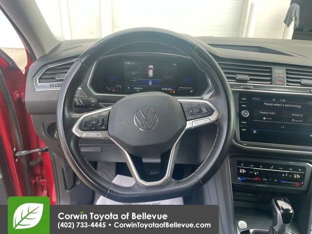 Used 2022 Volkswagen Tiguan SE image 13