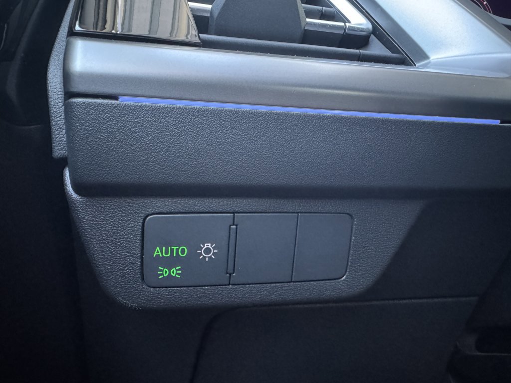 Used 2022 Audi Q4 e-tron Premium Plus w/ Premium Plus image 31