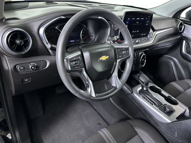 Used 2025 Chevrolet Blazer LT FWD image 10