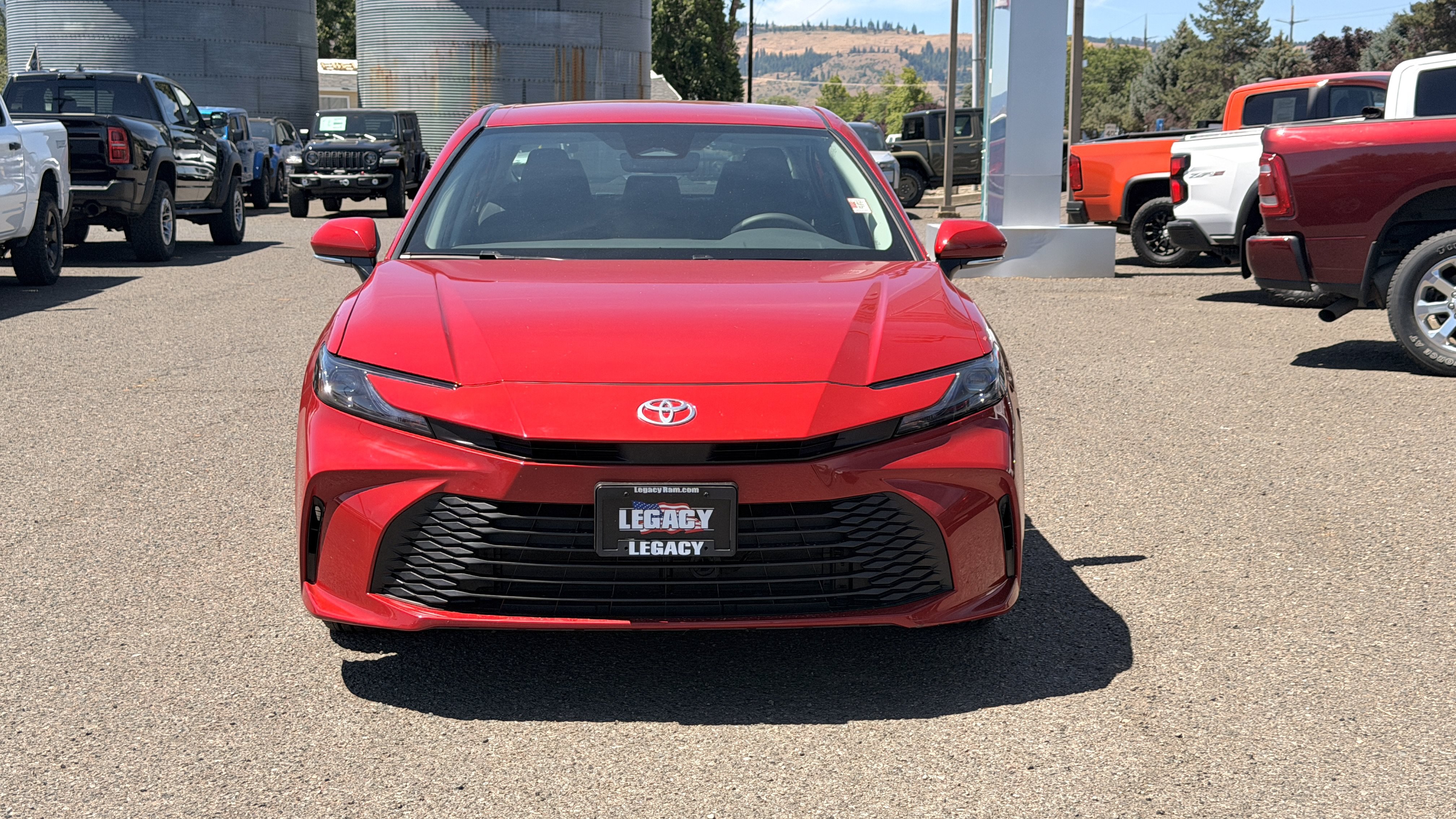 Used 2025 Toyota Camry LE w/ Convenience Package FWD image 2