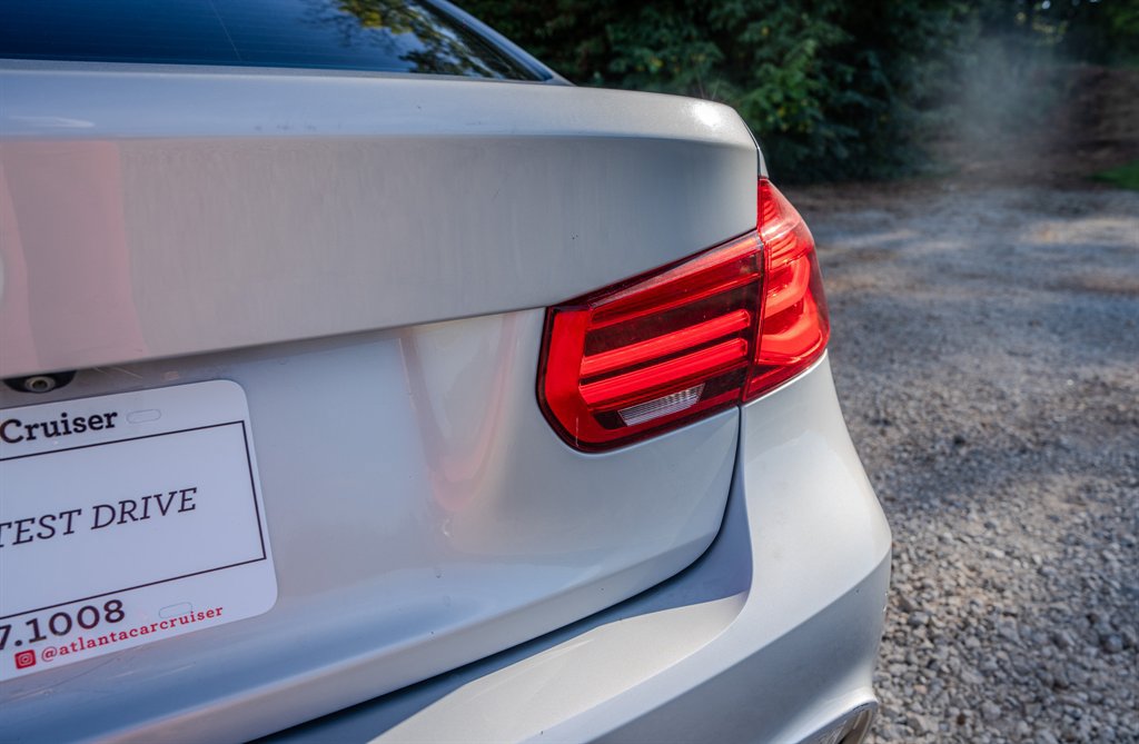 Used 2018 BMW 340i xDrive Sedan w/ Premium Package Essential AWD/4WD image 11