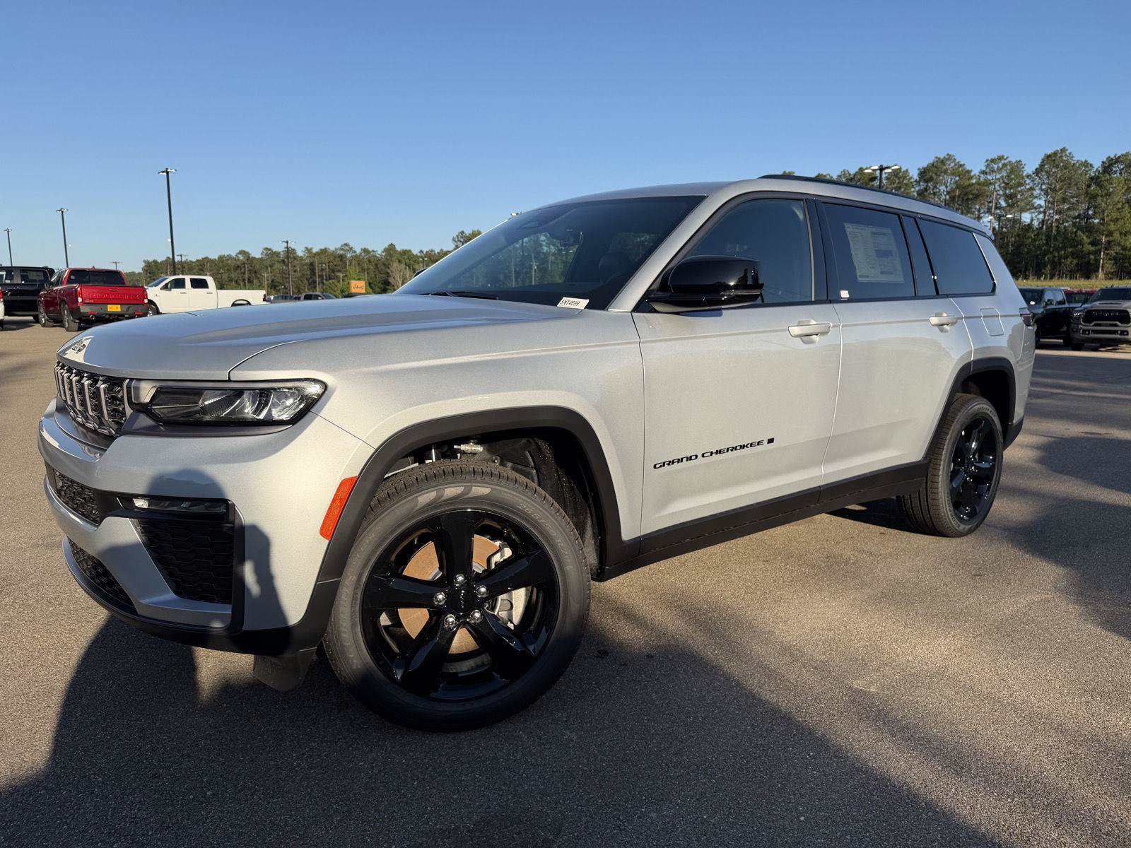 New 2026 Jeep Grand Cherokee L Limited w/ Limited Altitude Package