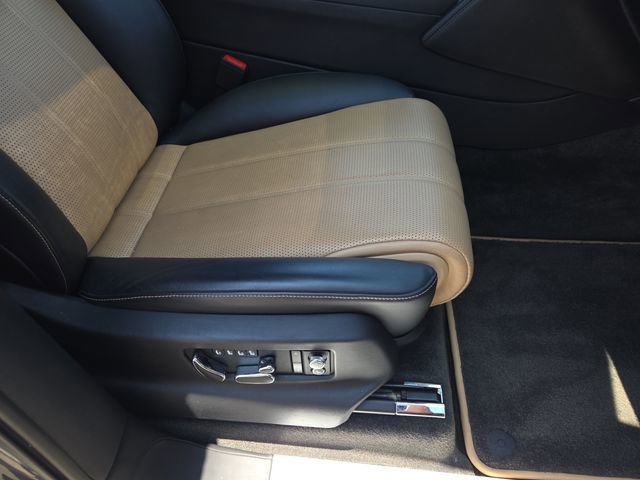 Used 2018 Bentley Bentayga Activity image 33