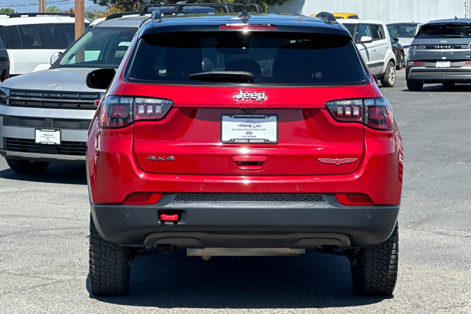 Used 2025 Jeep Compass Trailhawk AWD/4WD image 5