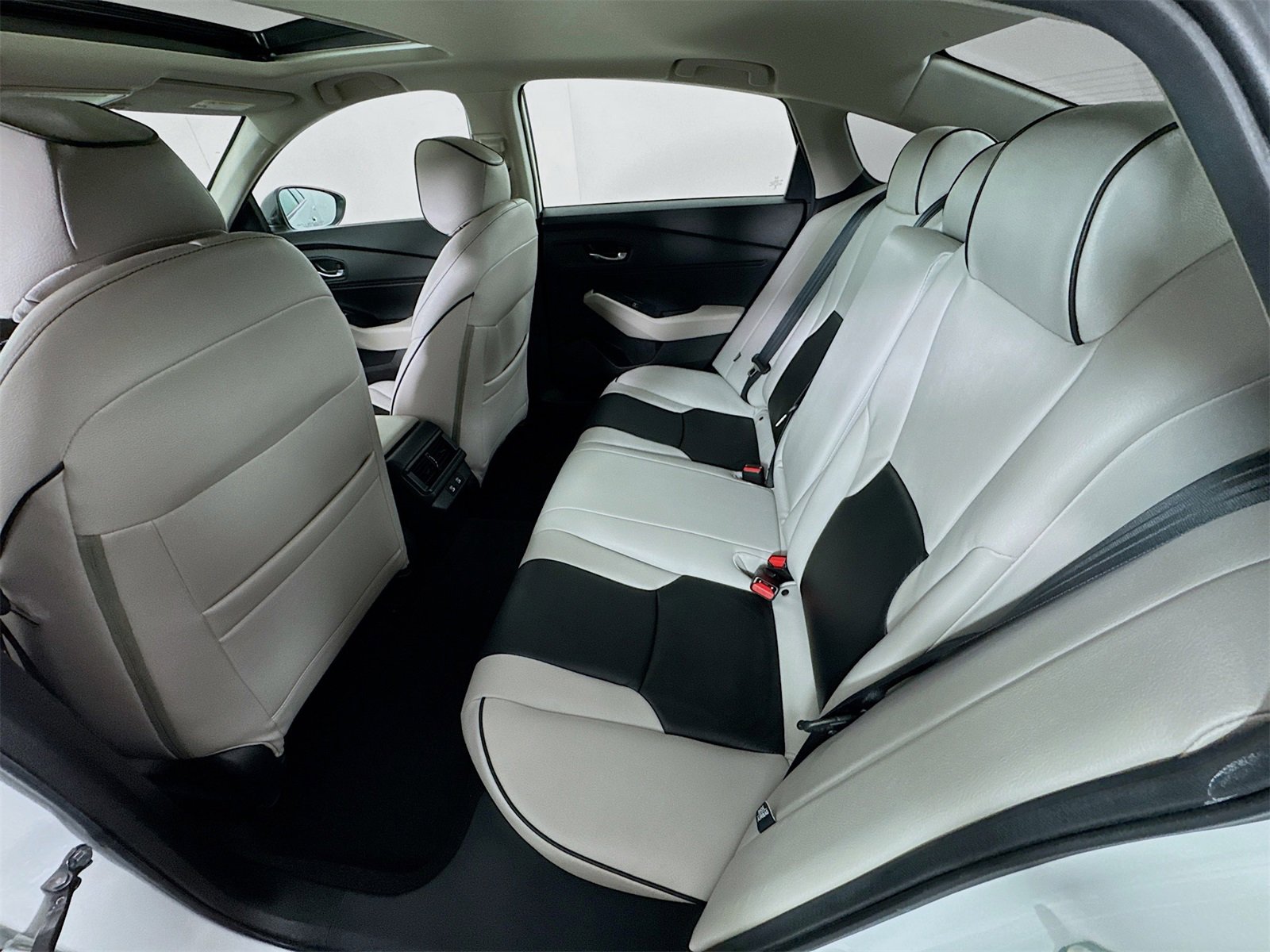 Used 2025 Honda Accord SE image 22