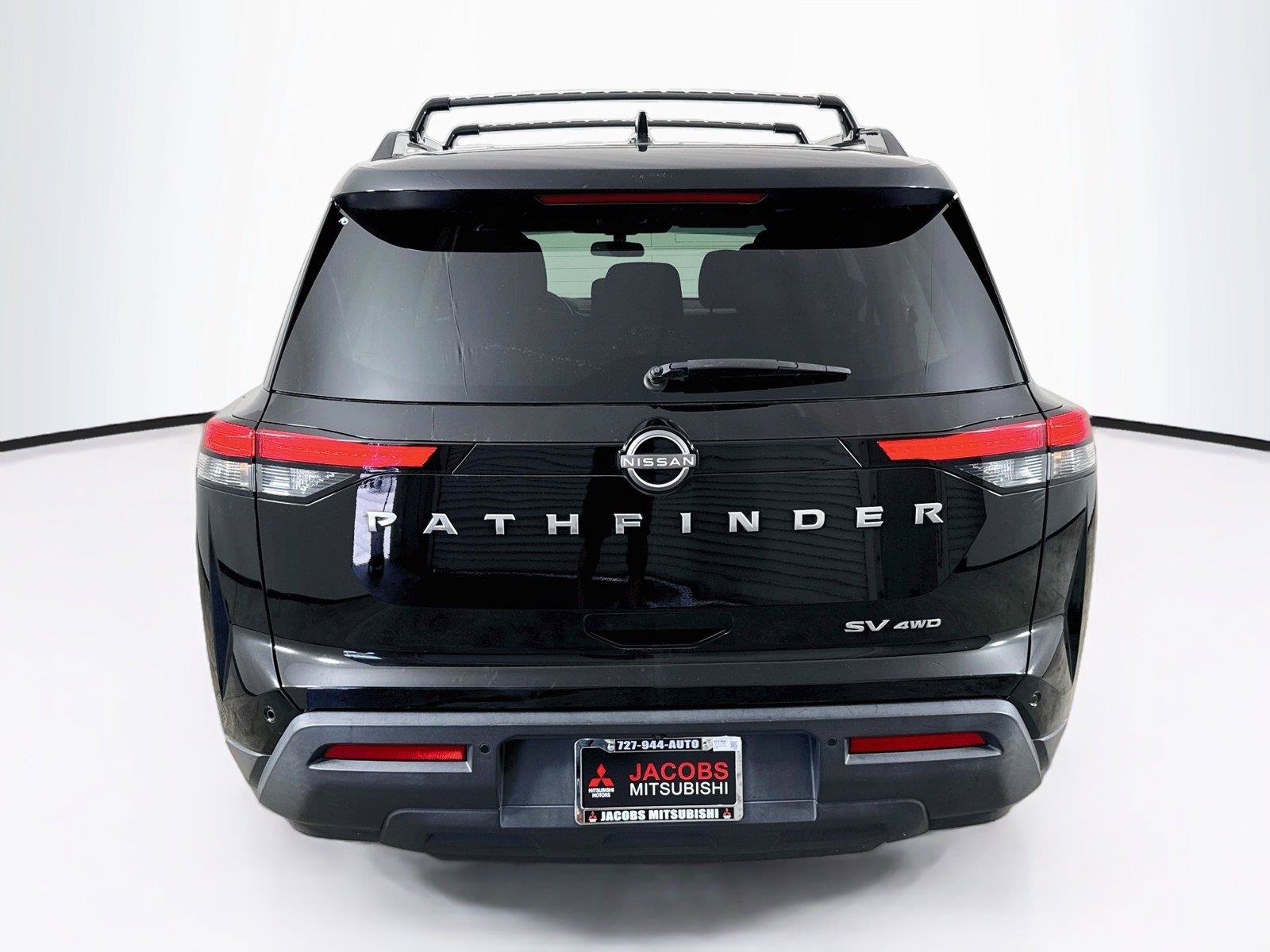 Used 2022 Nissan Pathfinder SV AWD/4WD image 4