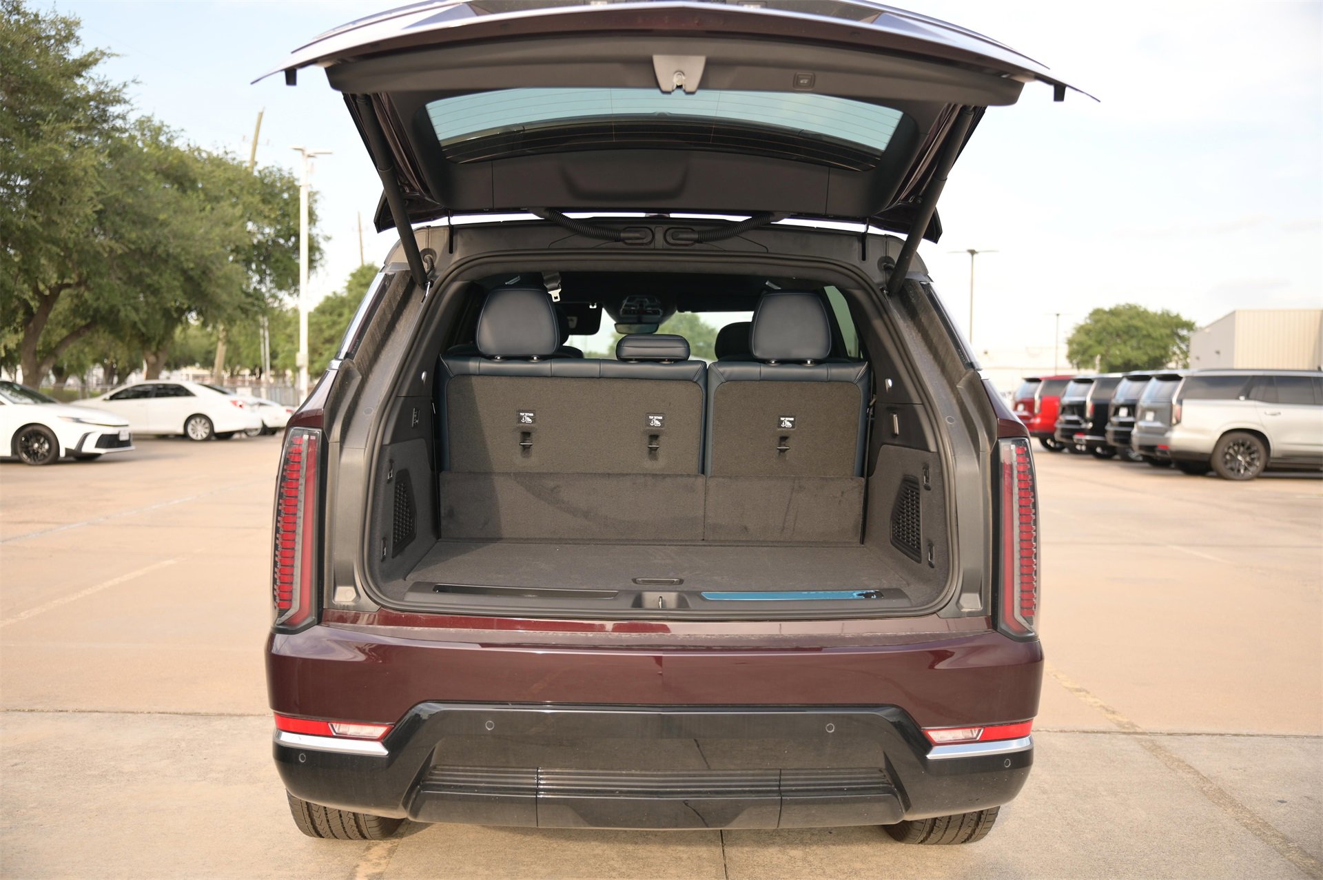 New 2025 Cadillac Escalade IQ Luxury 2 image 22