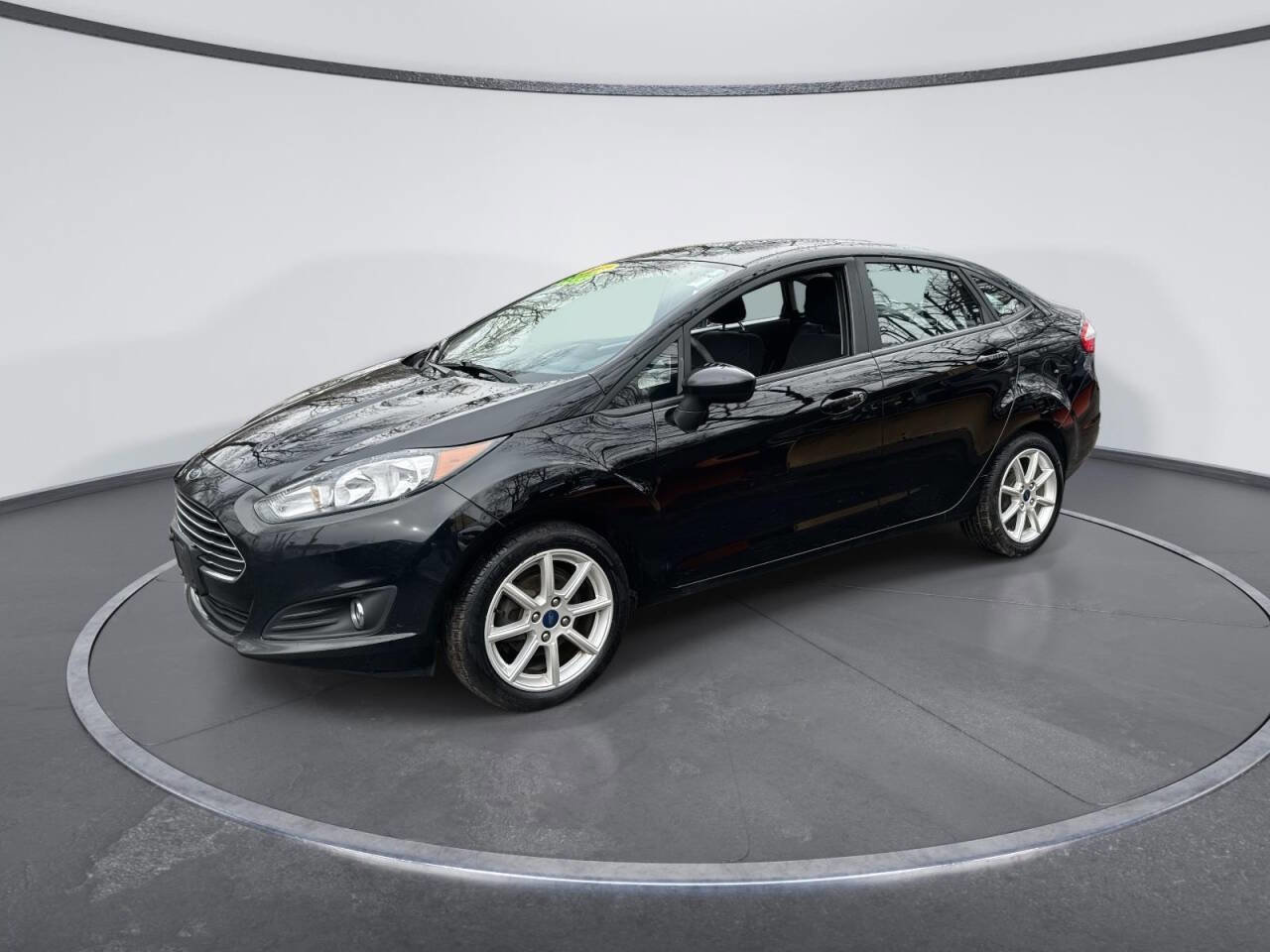 Used 2019 Ford Fiesta SE w/ Equipment Group 201A image 1