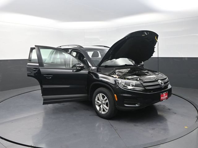 Used 2017 Volkswagen Tiguan S FWD image 39