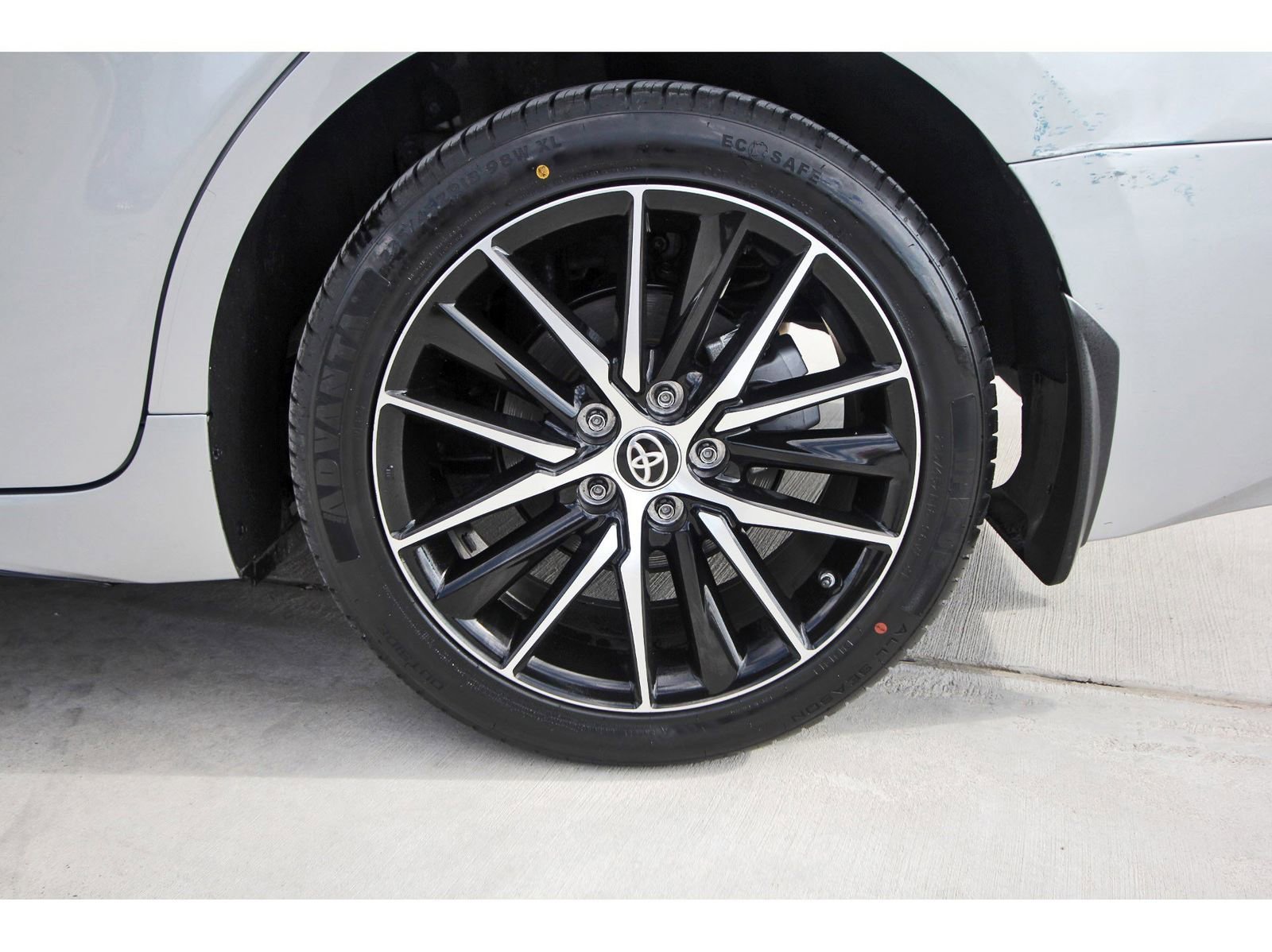 Used 2024 Toyota Camry SE image 30