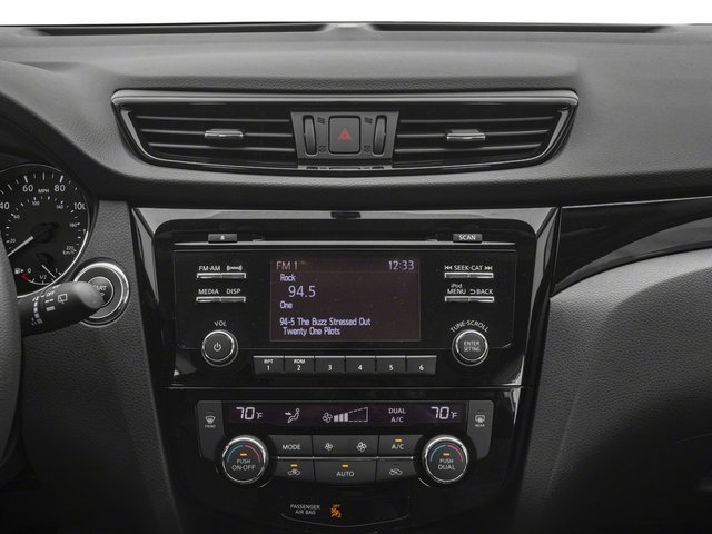 Used 2017 Nissan Rogue Sport SV w/ SV All-Weather Package AWD/4WD image 13