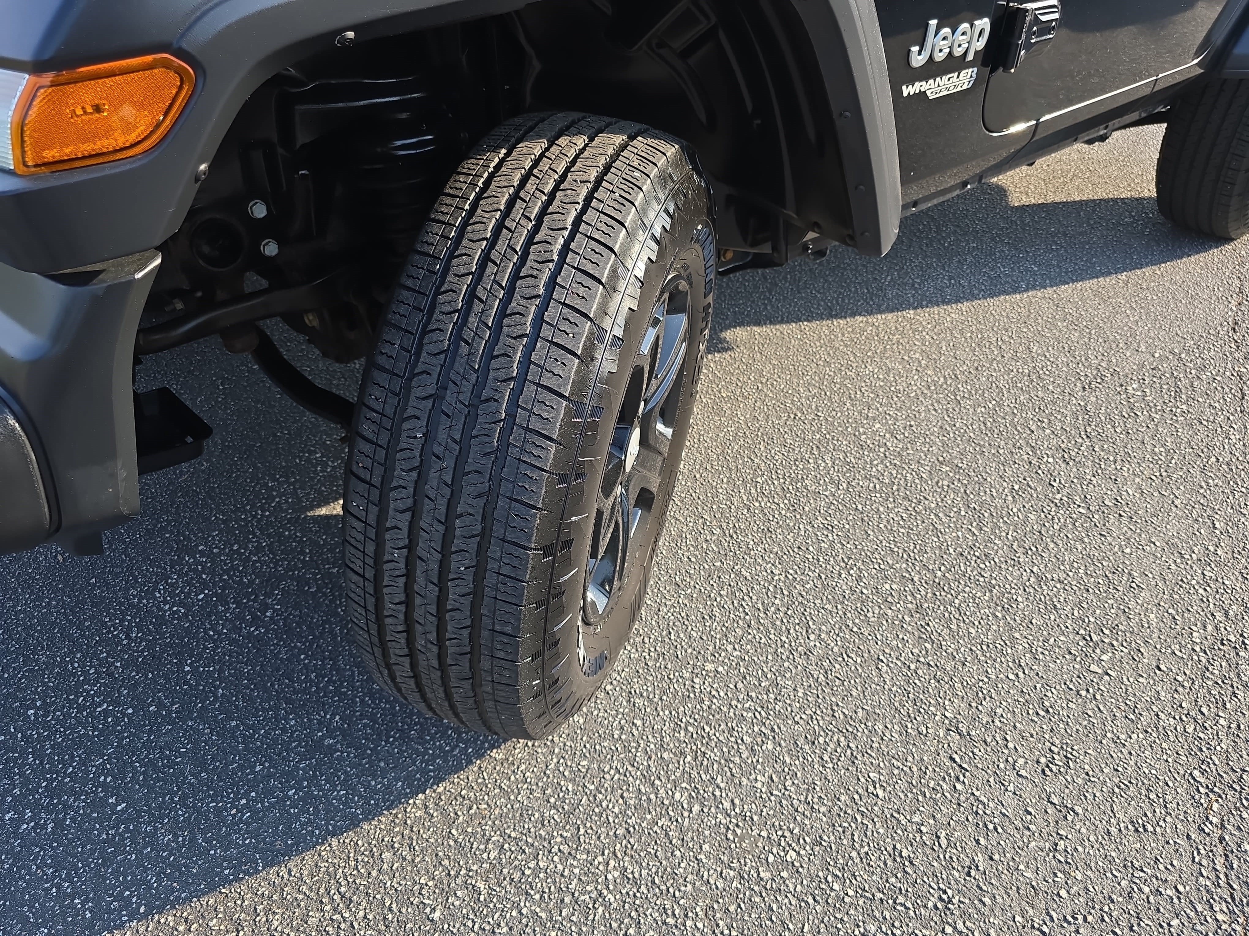 Used 2020 Jeep Wrangler Sport AWD/4WD image 31