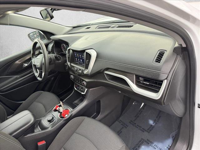 Used 2024 GMC Terrain SLE image 20
