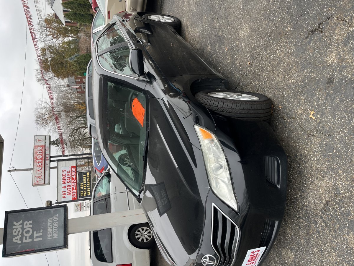 Used 2010 Toyota Camry LE FWD image 2