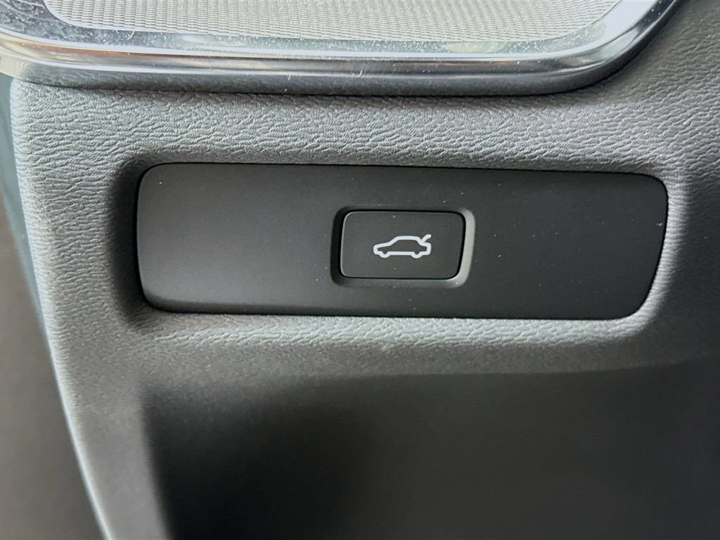 Used 2024 Volvo S60 B5 Plus w/ Climate Package AWD/4WD image 10
