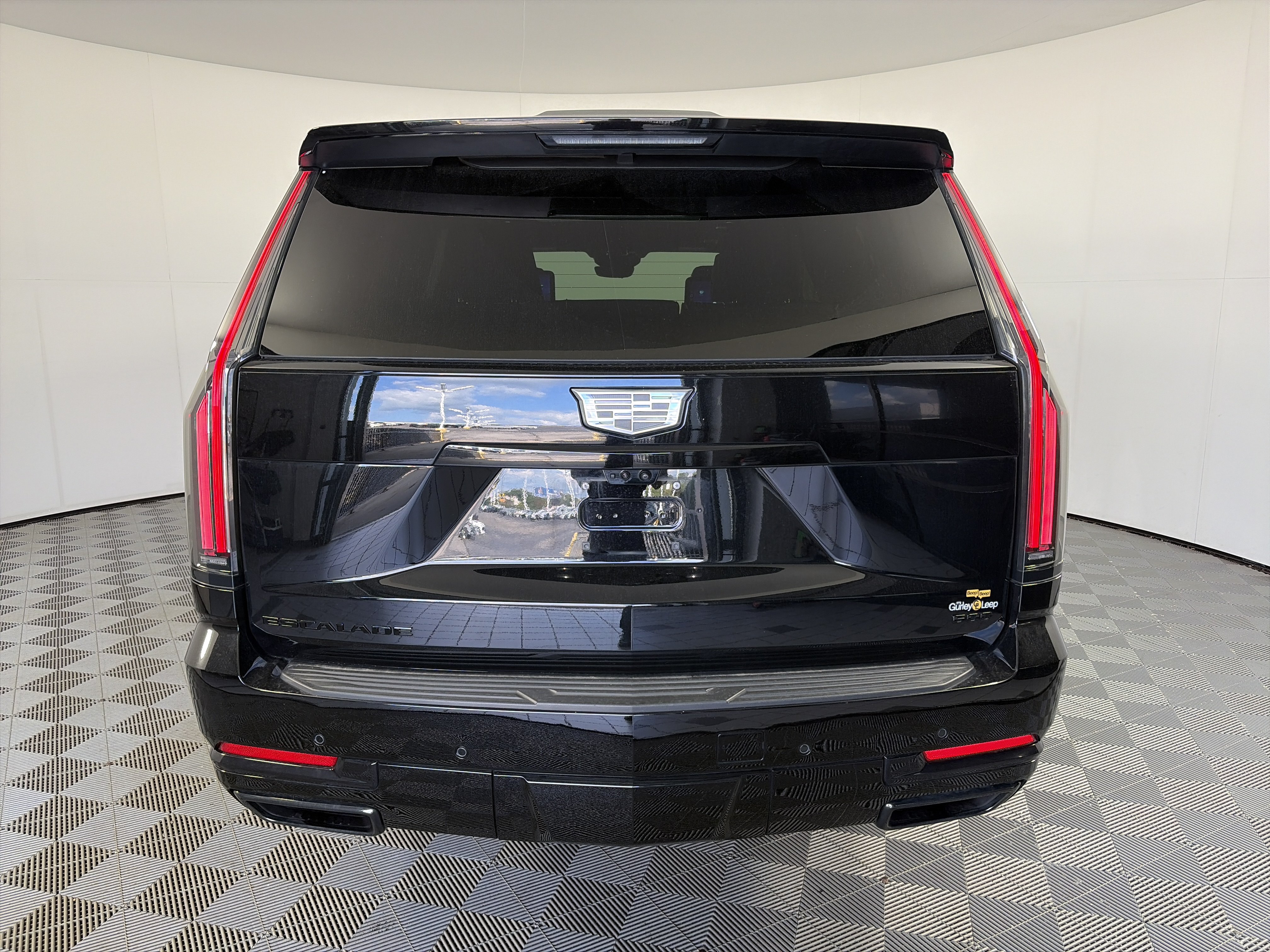 Certified 2026 Cadillac Escalade ESV Platinum Sport w/ LPO, ONYX Package AWD/4WD image 10