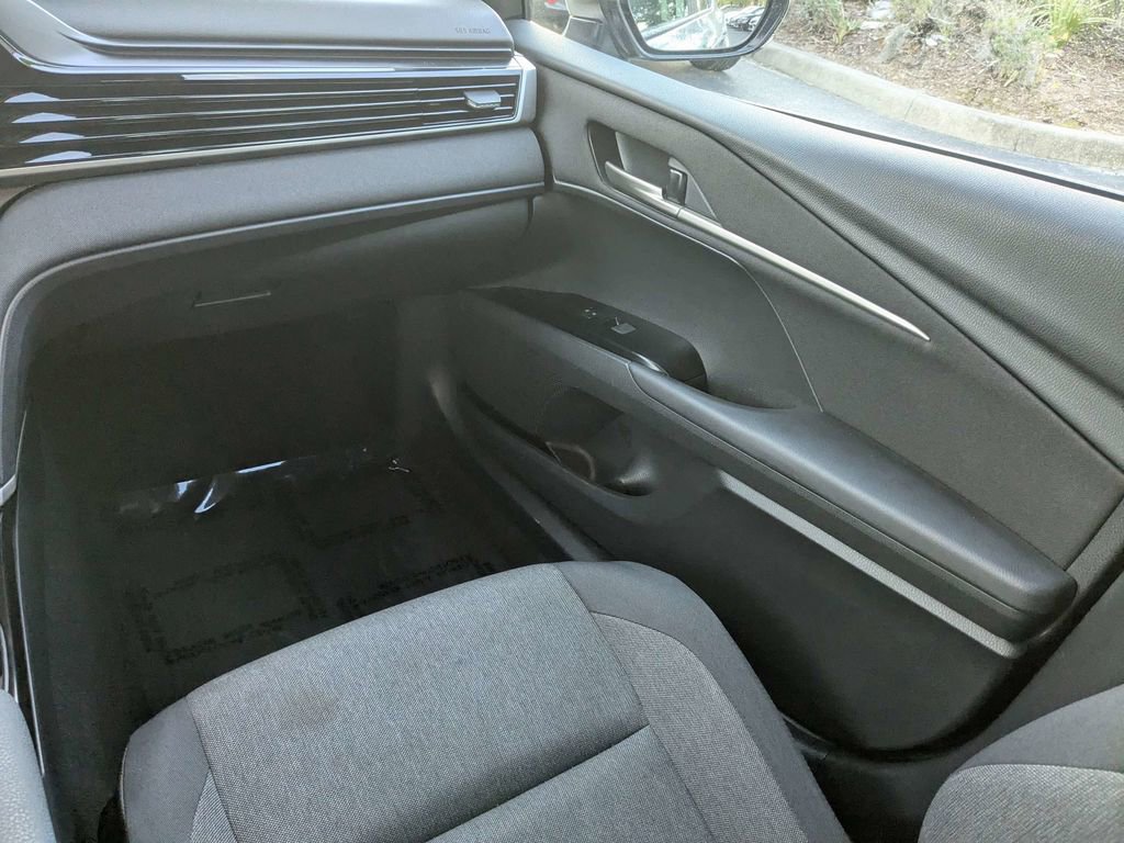 Used 2025 Toyota Camry LE image 16