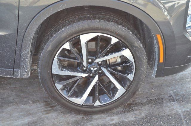 Used 2024 Mitsubishi Outlander SE image 10