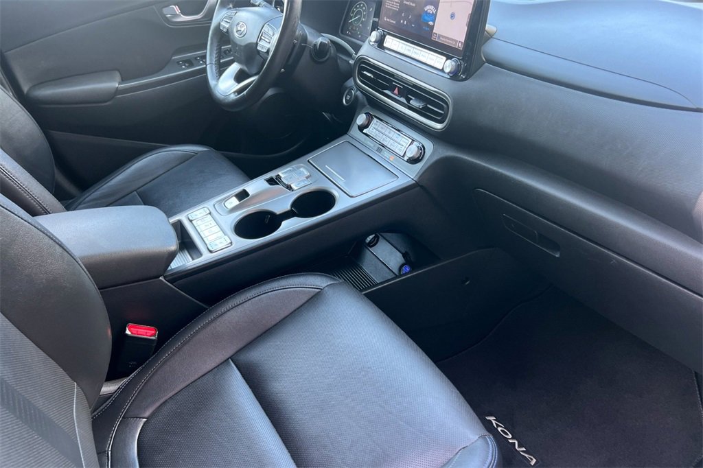 Used 2022 Hyundai Kona Limited image 18