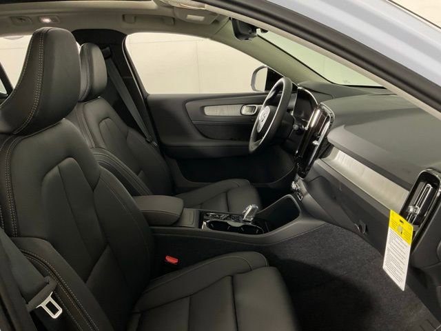 New 2026 Volvo XC40 B5 Plus w/ Protection Package Premier image 35