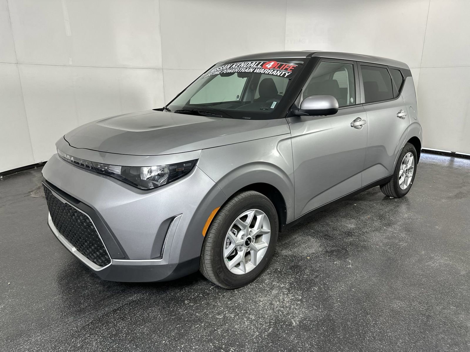 Used 2025 Kia Soul S FWD image 4
