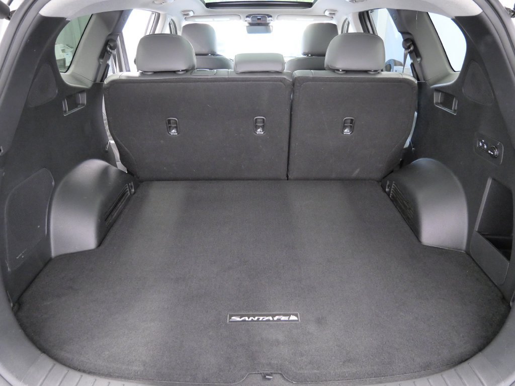 Used 2023 Hyundai Santa Fe Limited w/ Cargo Package AWD/4WD image 16