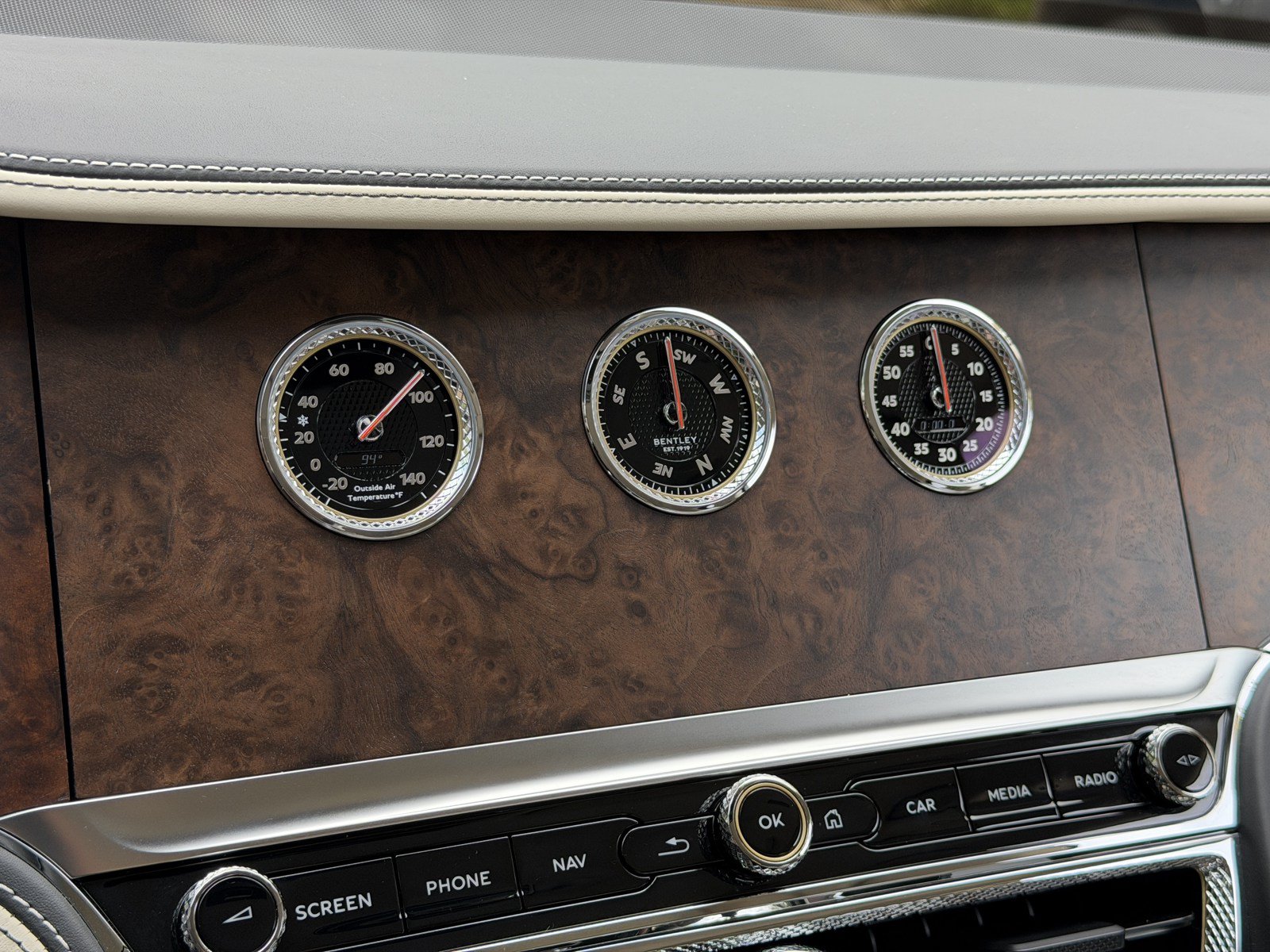 Used 2026 Bentley Flying Spur Azure AWD/4WD image 26