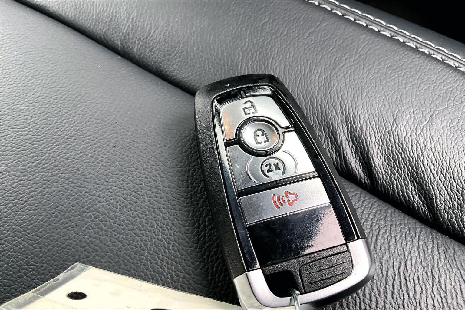 Used 2025 Ford Bronco Outer Banks image 15