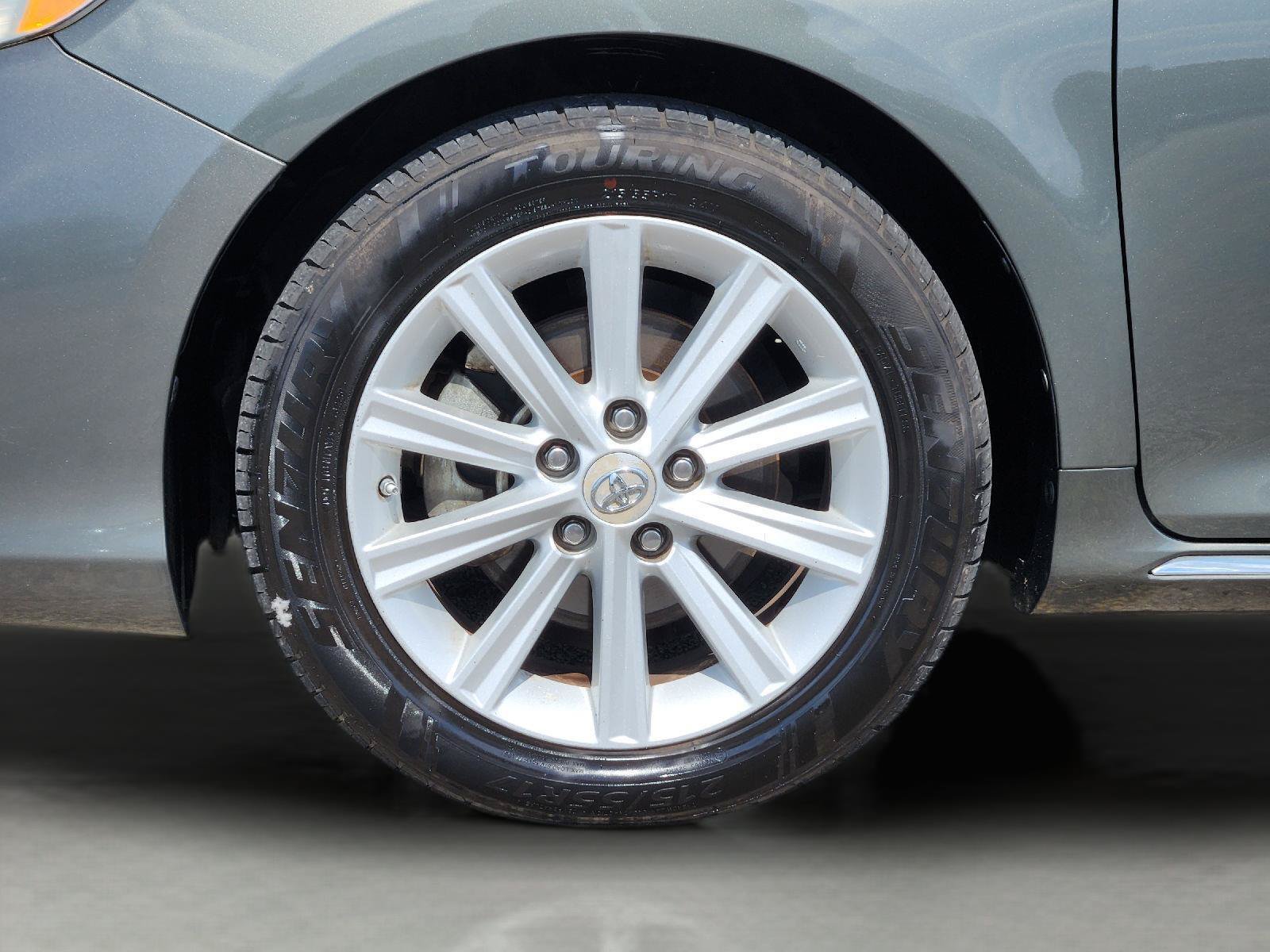 Used 2012 Toyota Camry XLE FWD image 10