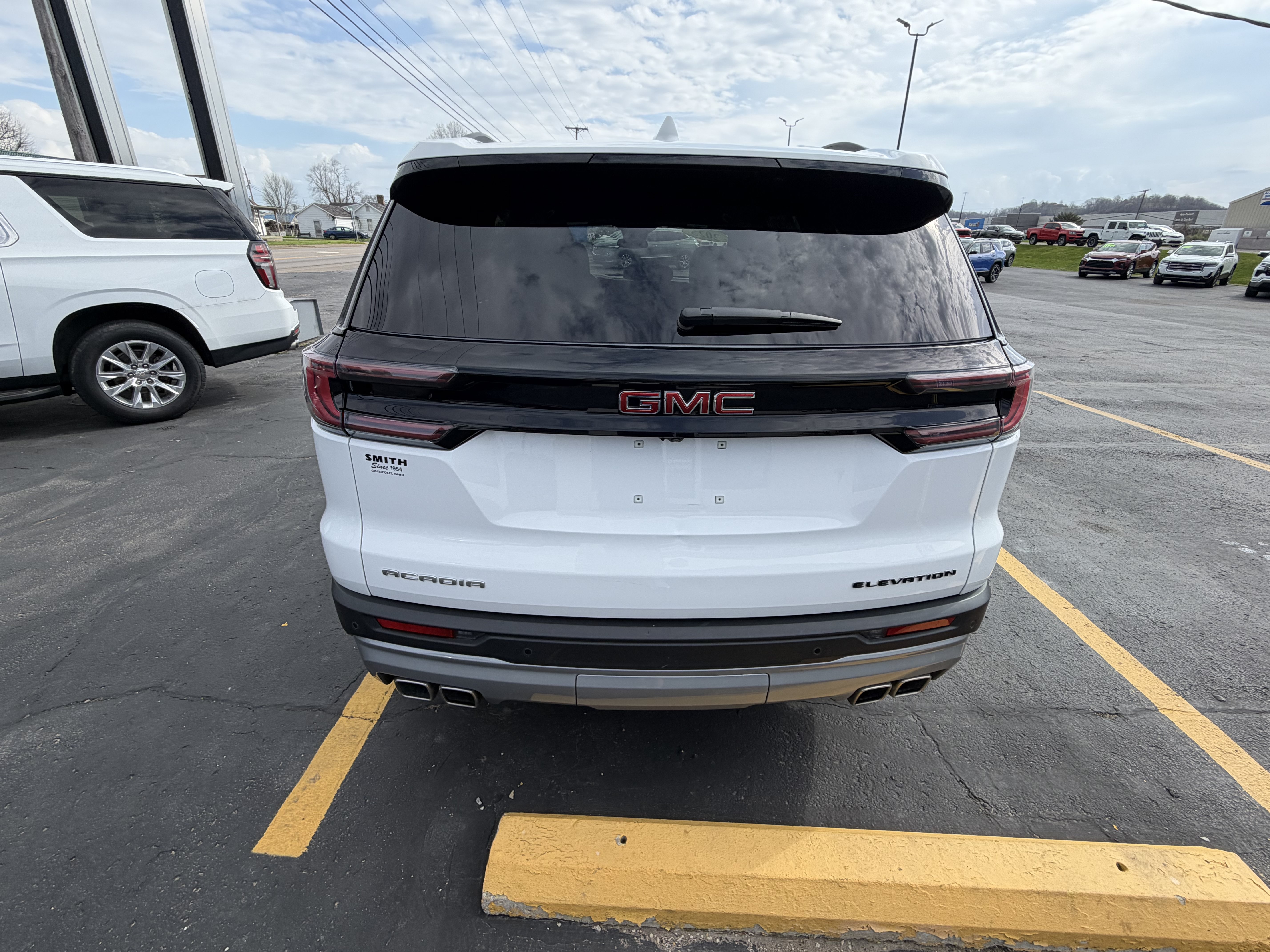 Used 2025 GMC Acadia Elevation FWD image 6