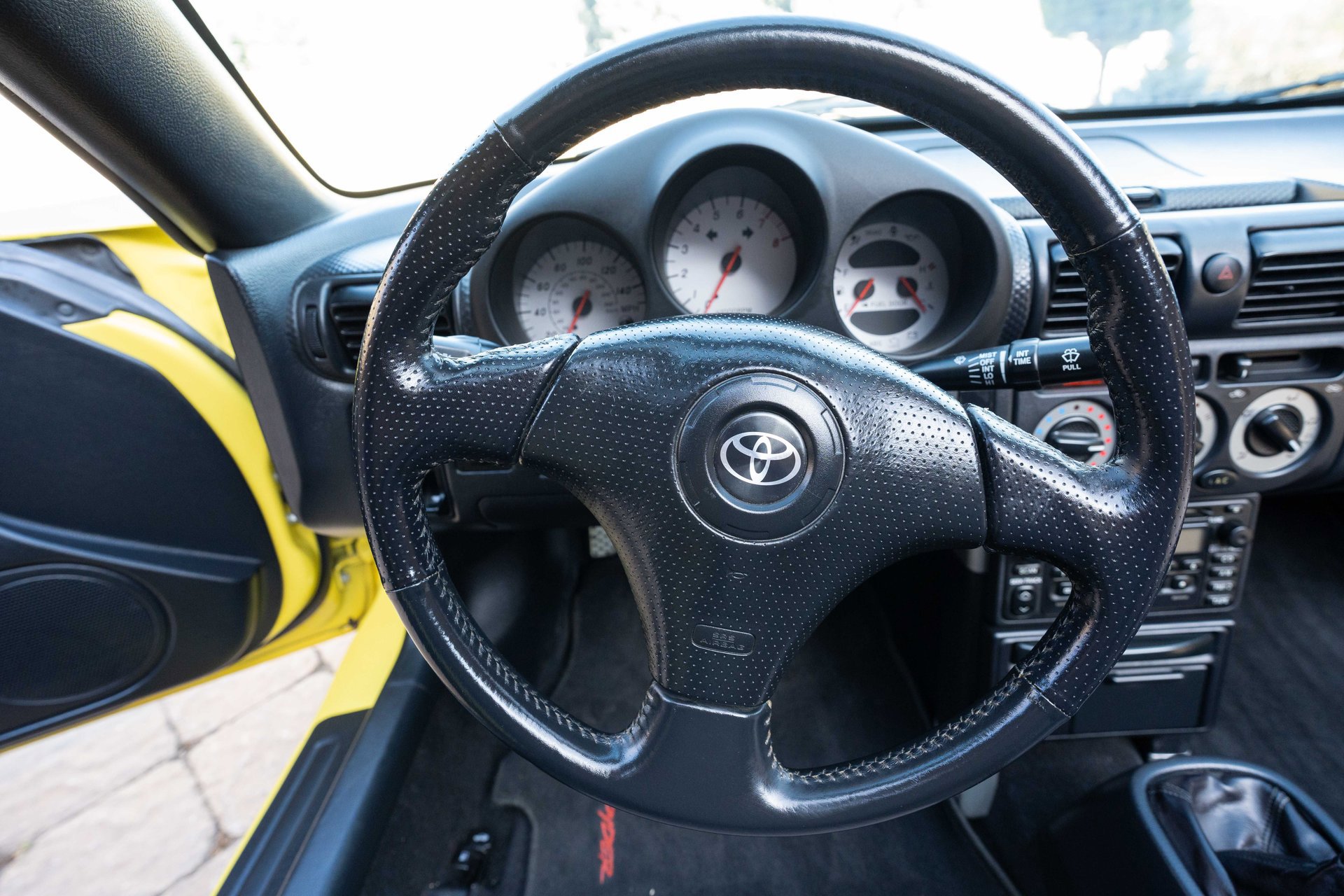 Used 2001 Toyota MR2 image 34