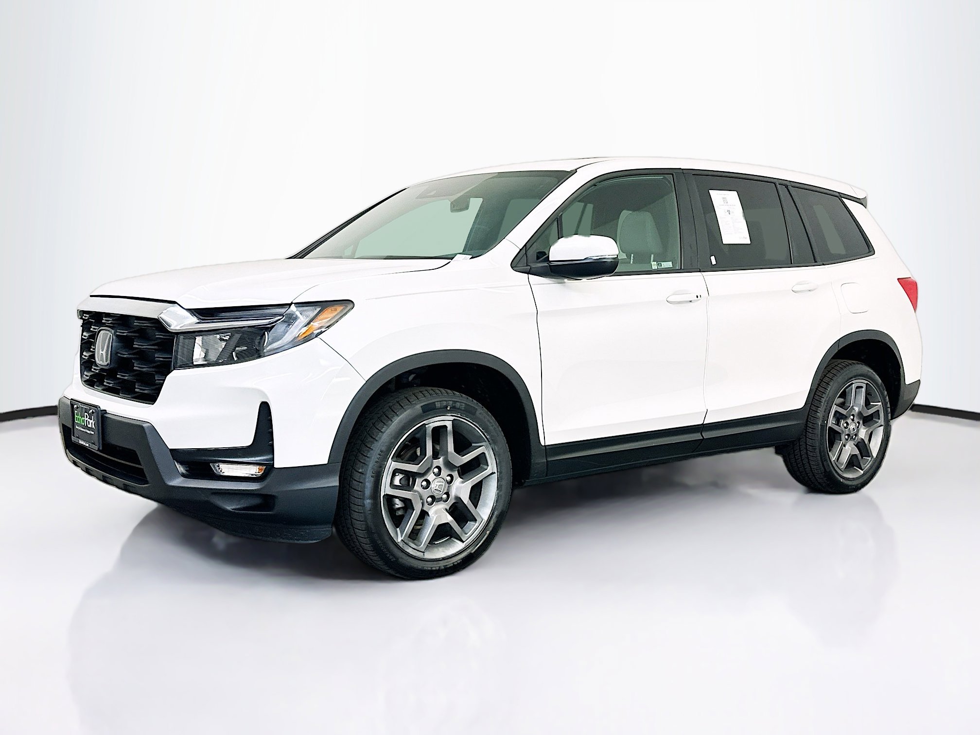 Used 2023 Honda Passport EX-L image 3