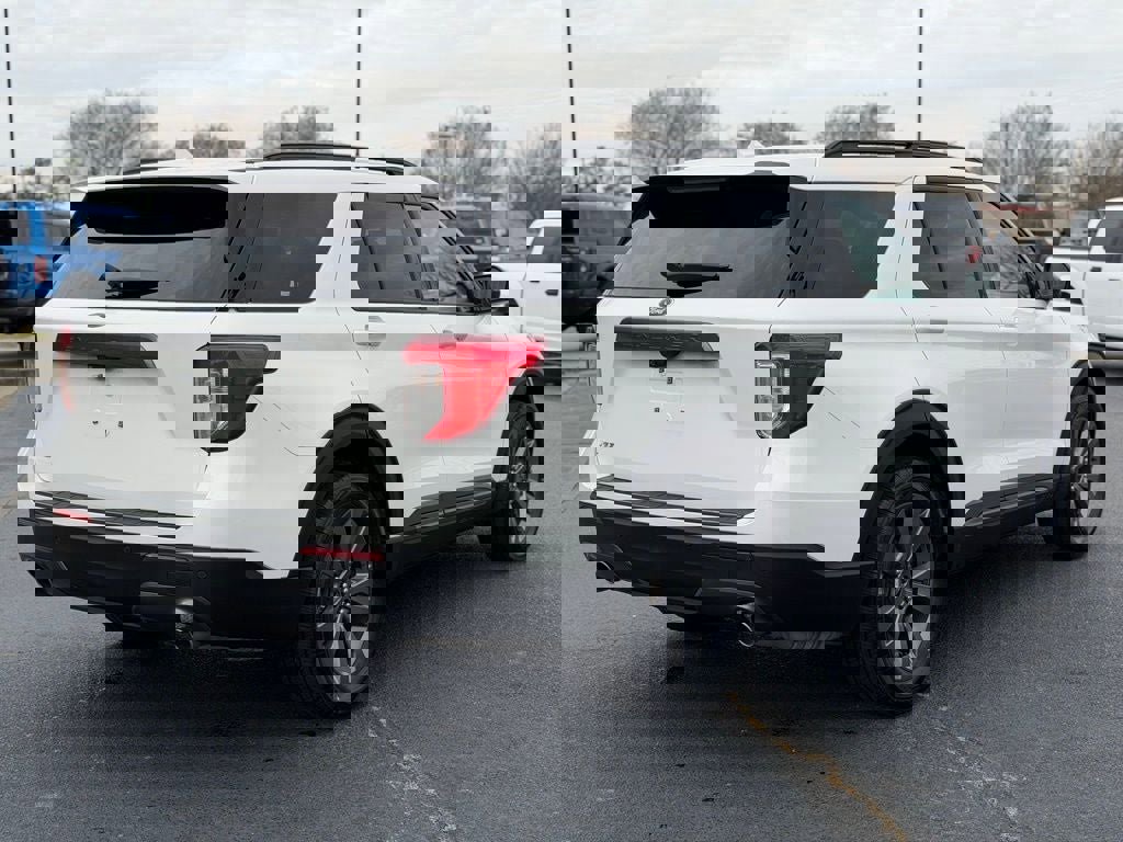 Certified 2023 Ford Explorer XLT w/ Equipment Group 202A image 7