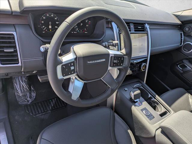 New 2025 Land Rover Discovery Dynamic SE AWD/4WD image 3