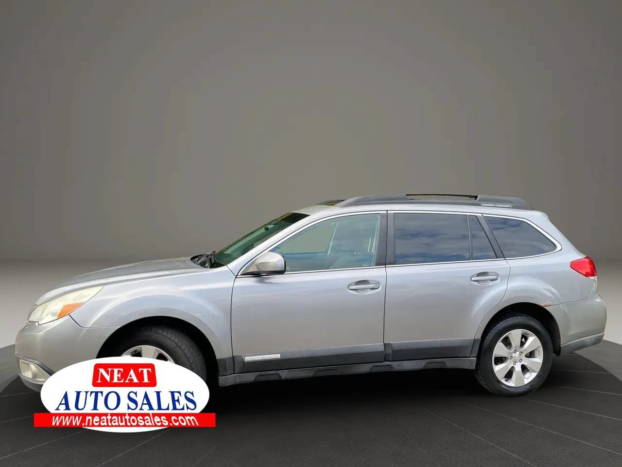 Used 2010 Subaru Outback 2.5i Limited AWD/4WD image 6