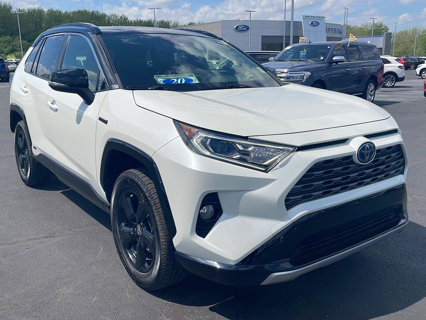 Used 2020 Toyota RAV4 XSE w/ XSE Grade Weather Package AWD/4WD image 7