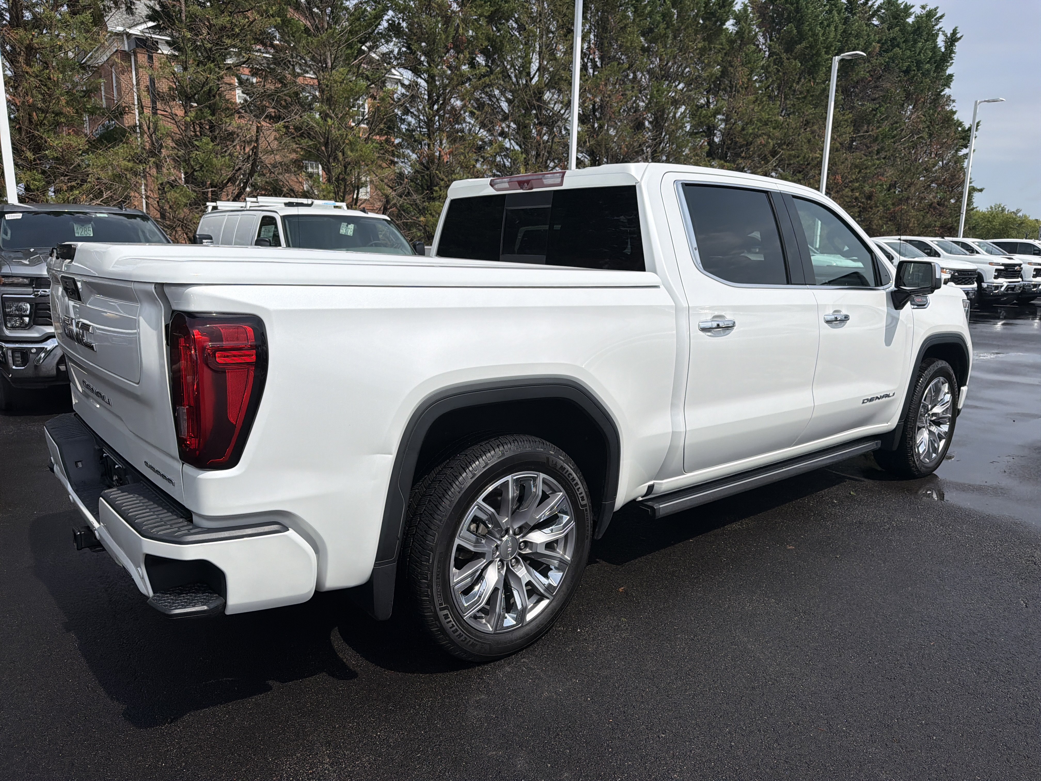 Used 2023 GMC Sierra 1500 Denali AWD/4WD image 10