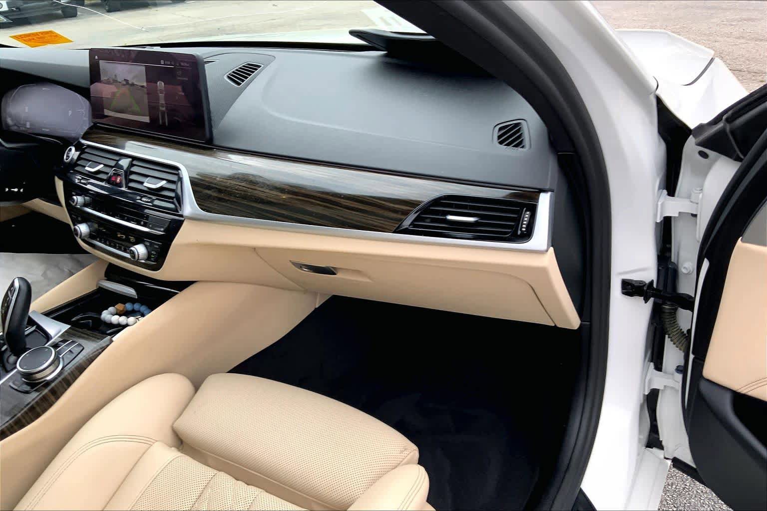 Used 2023 BMW 530e RWD image 17