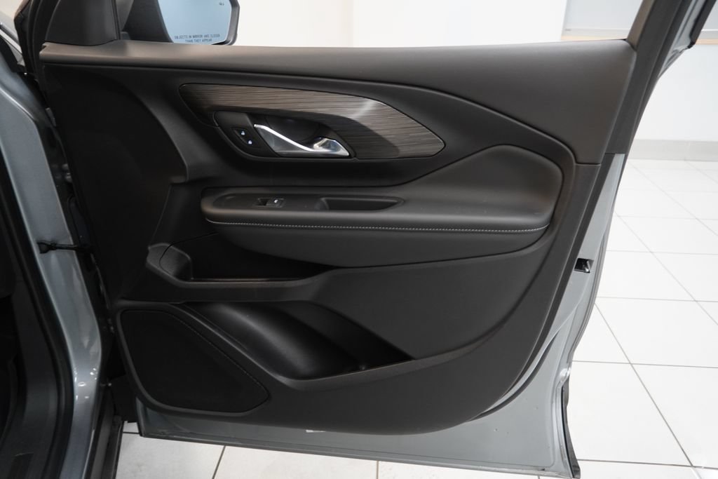 Used 2024 GMC Terrain SLE w/ Driver Convenience Package FWD image 34